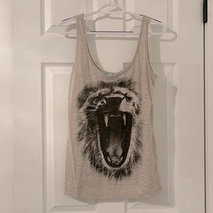 Maurices Size Medium Retro Lion Face Roar Cream Tank Top